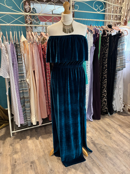 Long classic dress with ruffle top coord