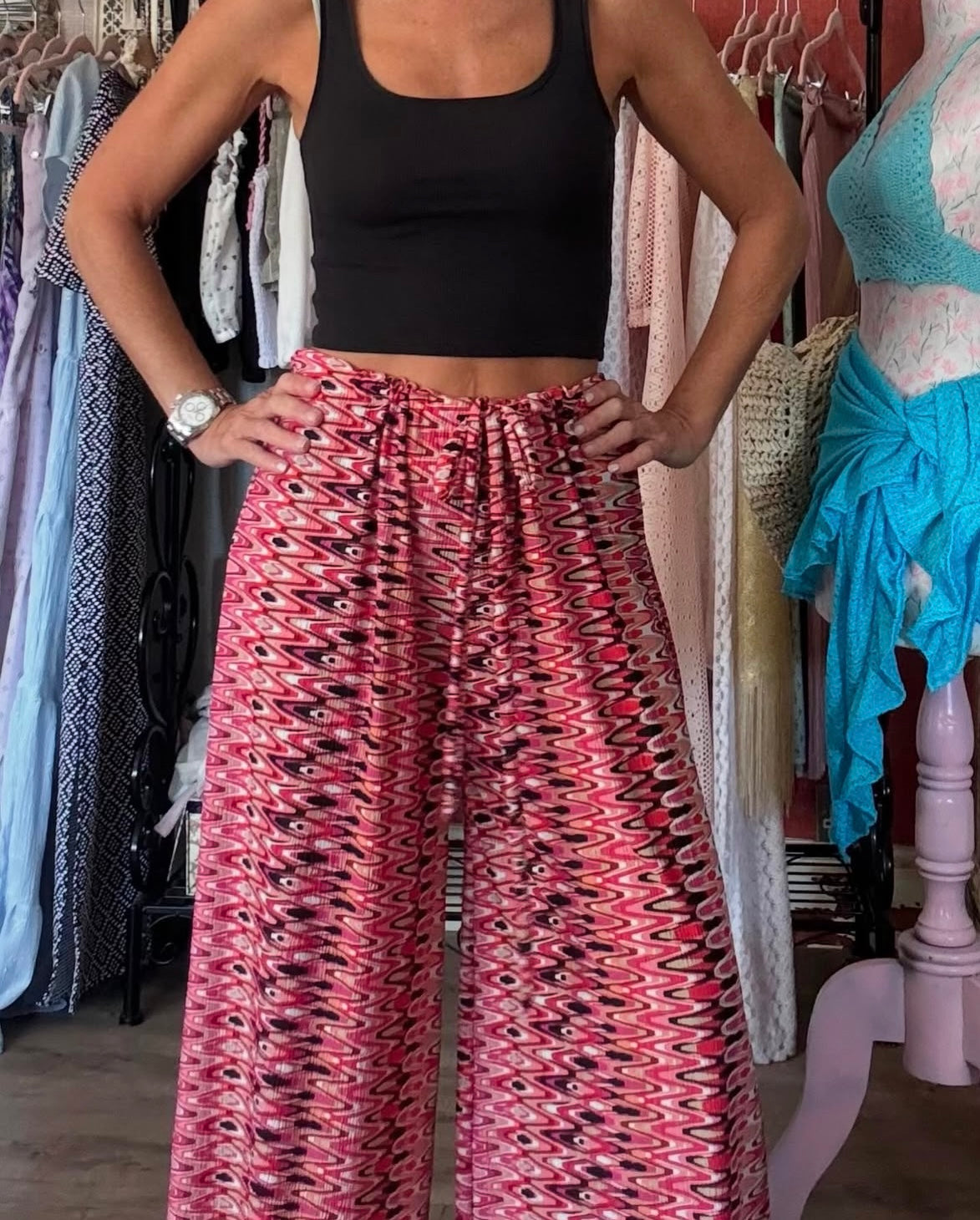 Trousers with pull in waist