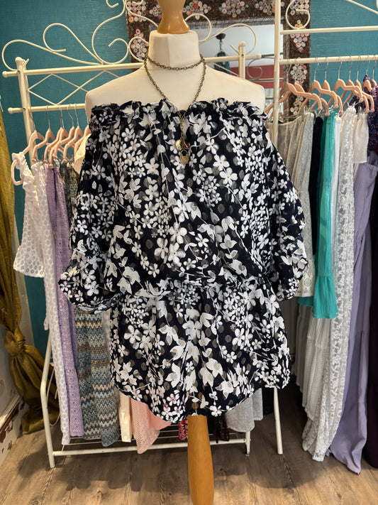 Mini fluted sleeve dress