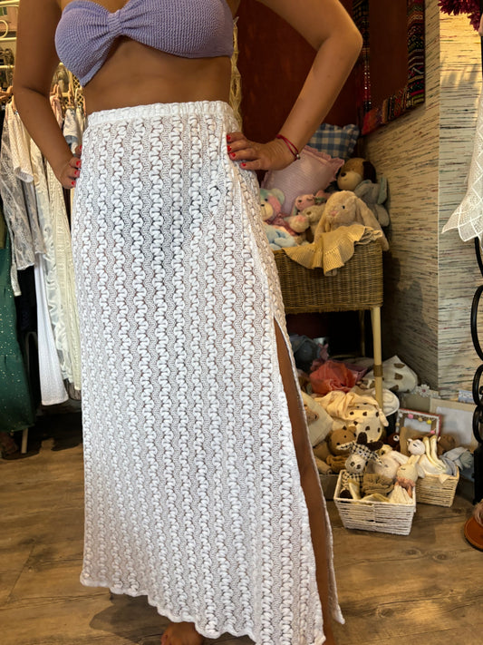 A line beach skirt with side split