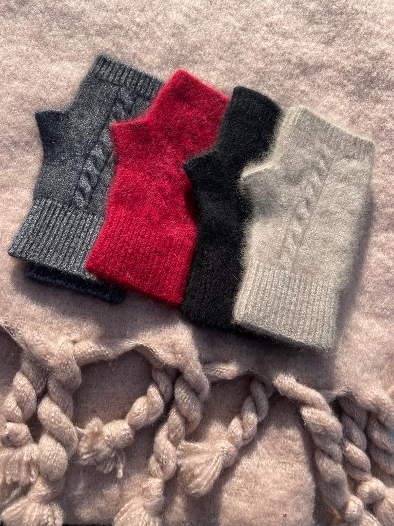 Cashmere  fingerless gloves