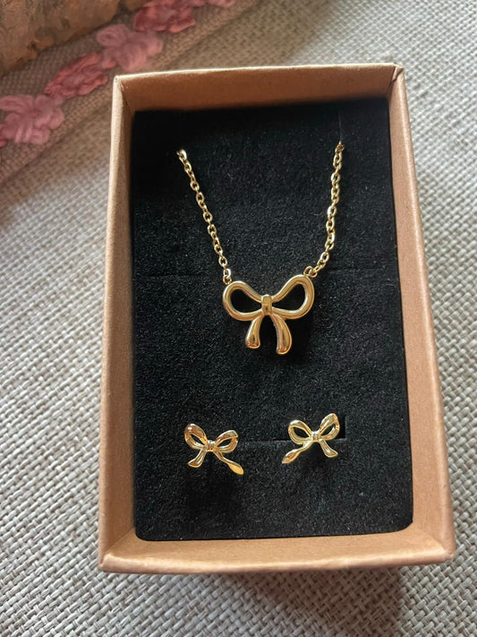 Bow Gold Necklace