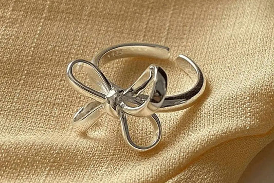 Silver bow ring