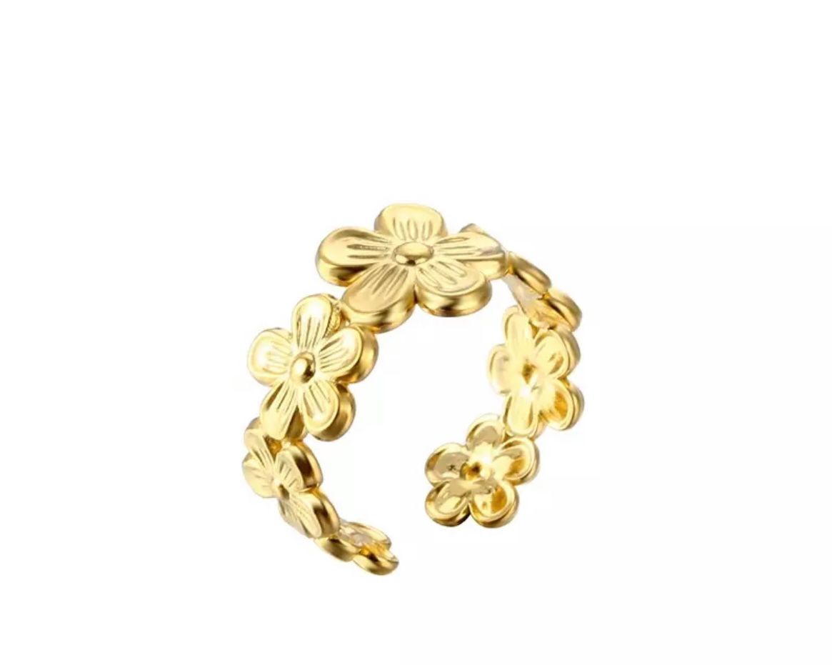 Gold flower ring