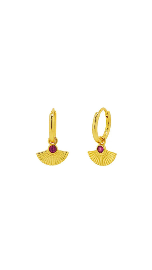 Gold fan huggy earrings