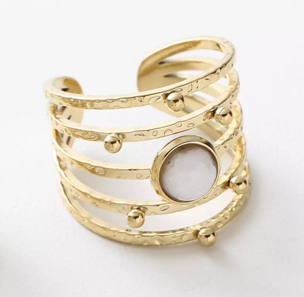 Gold white stone ring