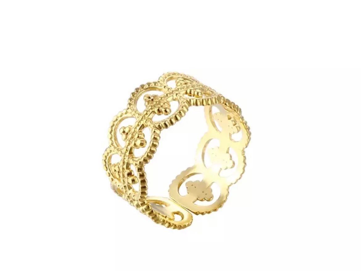 Gold bobble patterned ring